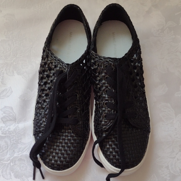 Marc Fisher Shoes - Marc Fisher wolven look shoe